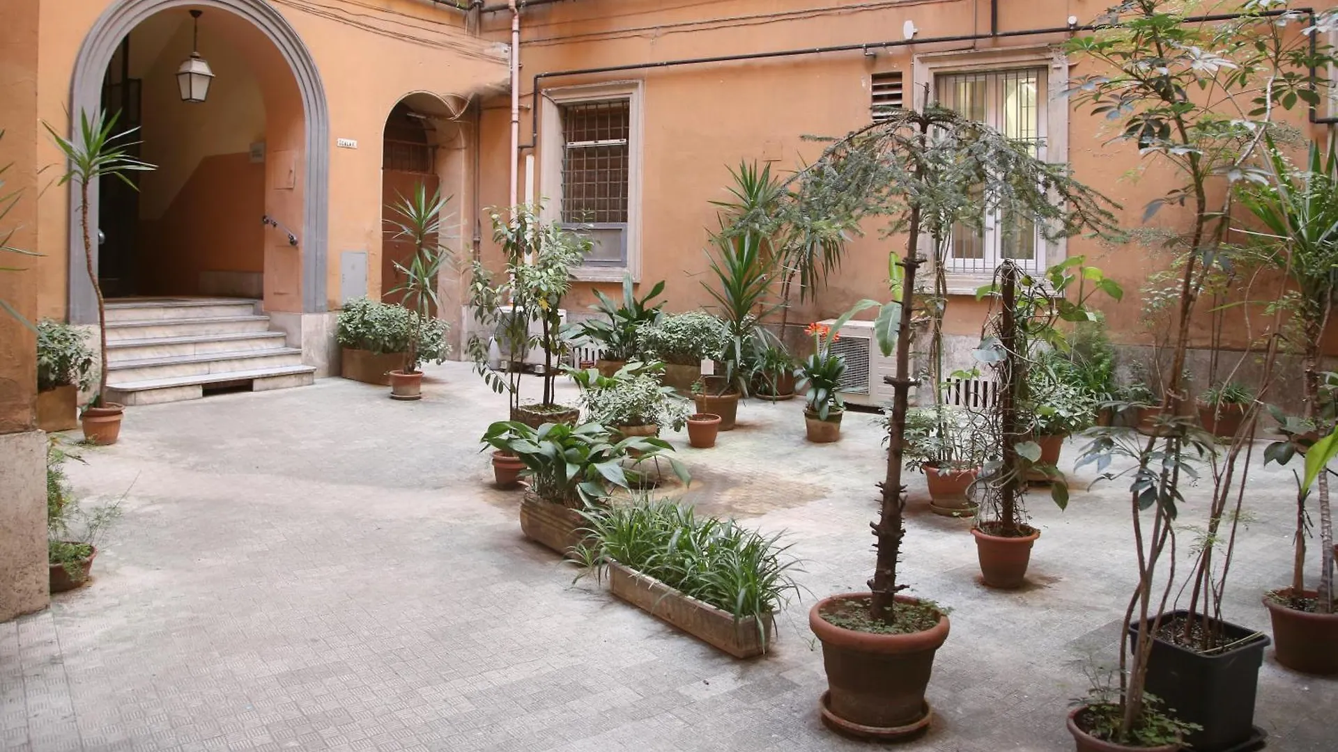 Emma And Livia'S Vatican Suite 2 Rome Apartment